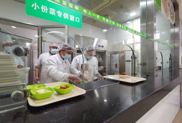 上海“无废城市”落地实录：湿垃圾养花园，废油脂变餐具