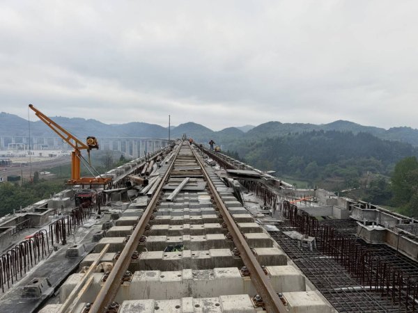瓮马铁路天文火车站预计6月底具备通车条件