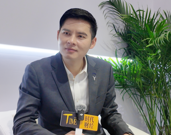 专访岚图李博晓：一些传统豪华品牌产品力远远跟不上时代，岚图泰山X8要做五座新王