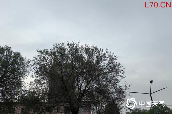 今晨，北京天空云量较多