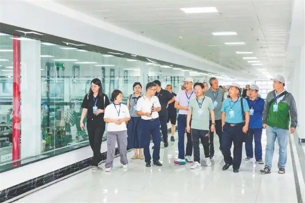 一碗汤、一桶油，见证自贸港的速度与激情
