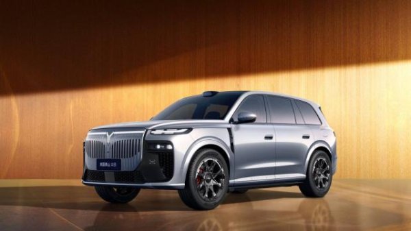 岚图泰山 X8 上市：28.29 万元起，大五座 SUV 开始从「够坐」进入「够住」！
